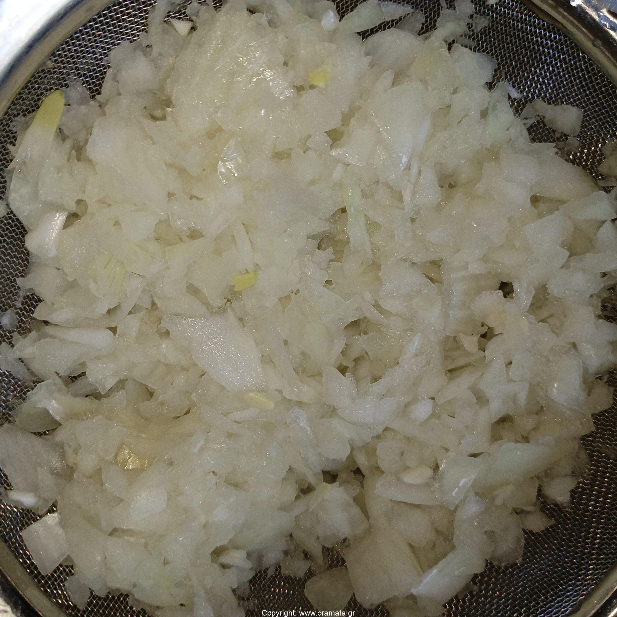 trimeno_kremidi_gia_kolokithokeftedes_staoramata trimeno_kremidi_gia_kolokithokeftedes_staoramata